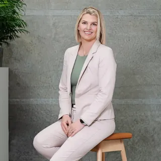 Ellie Purton - Real Estate Agent