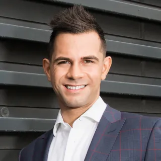 Elliot Kyriakou - Real Estate Agent