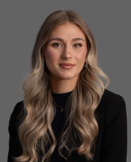 Emily Reynolds - Real Estate Agent