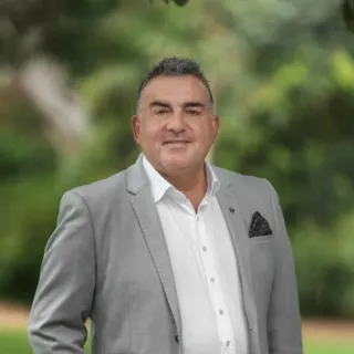 Kon Galitos - Real Estate Agent