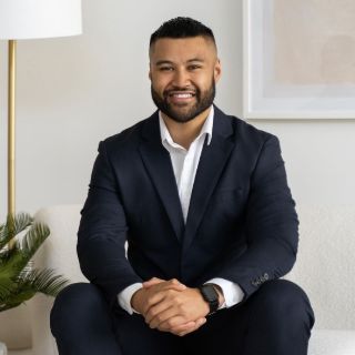 Ezra Malolo - Real Estate Agent