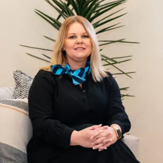 Monica Furniss - Real Estate Agent