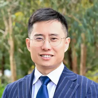 Dennis Shi - Real Estate Agent