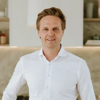 Simon Pikkat - Real Estate Agent