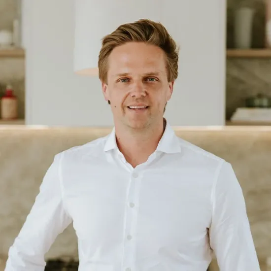Simon Pikkat - Real Estate Agent at CARLTON REAL ESTATE - MITTAGONG 