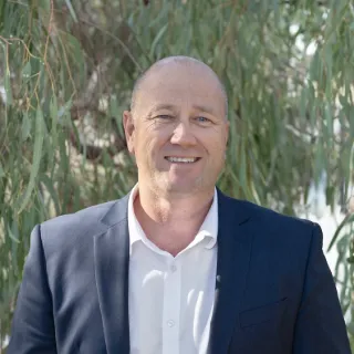 Cameron Smits - Real Estate Agent