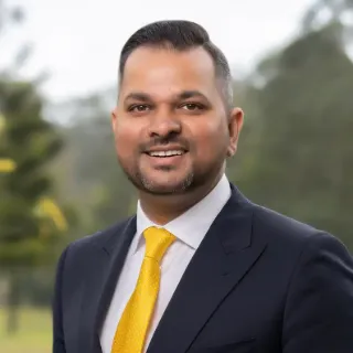 Sukhbir Sidhu - Real Estate Agent