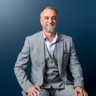 Con  Koulendianos - Real Estate Agent
