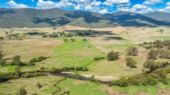 2712 Gundowring Road, Upper Gundowring, Vic 3691
