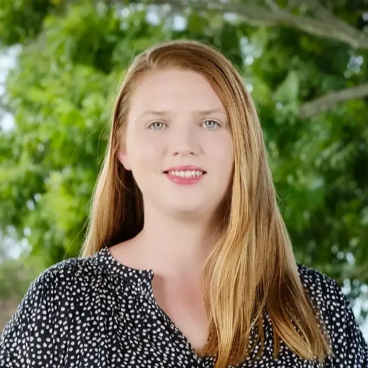 SARAH HUNT - Real Estate Agent at Ray White Marsden | AKG