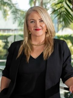 Fiona Cardow Moraes - Real Estate Agent