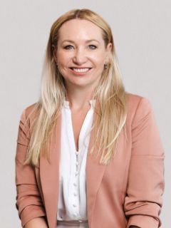 FIONA RAWSON - Real Estate Agent