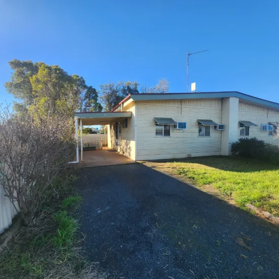 2/45 Gilbert Street, Wyalong, NSW 2671