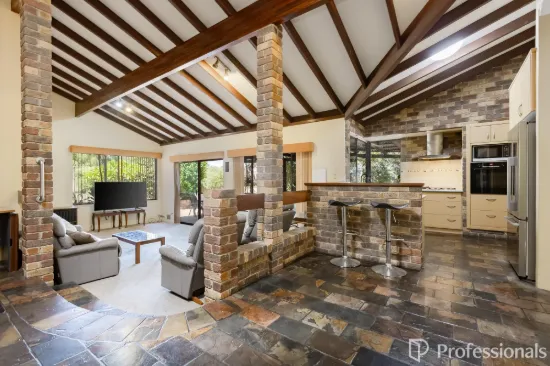 Great Family home in Cul-de-sac!