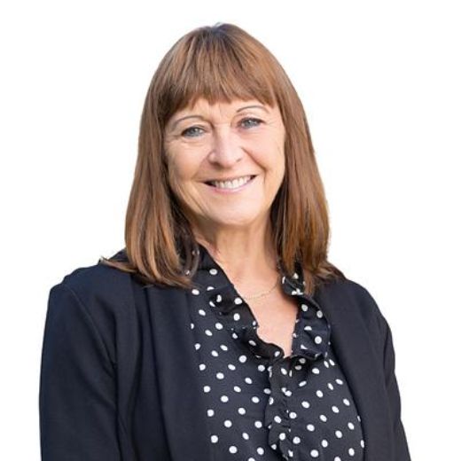 Karen Brown - Real Estate Agent at Signature Property Agents - Lilli Pilli
