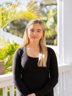 Gabi Valenci - Real Estate Agent