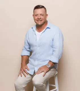 GAVIN LOMAS - Real Estate Agent