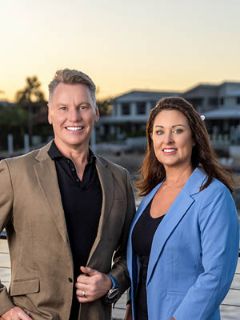 Geoff Melissa Kneale - Real Estate Agent