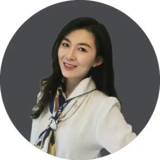 Hang Daniella Zhang - Real Estate Agent