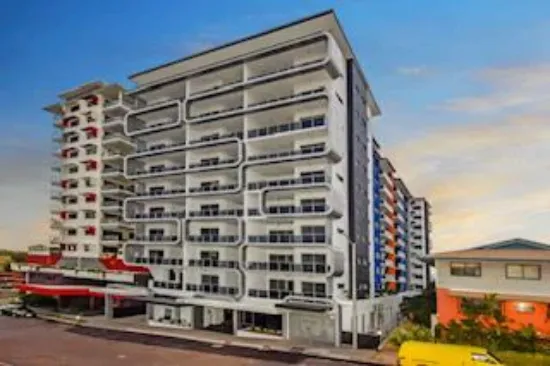 Effortless City Living in a Prime Location!