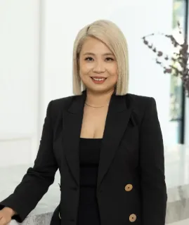 Stella Zhu - Real Estate Agent