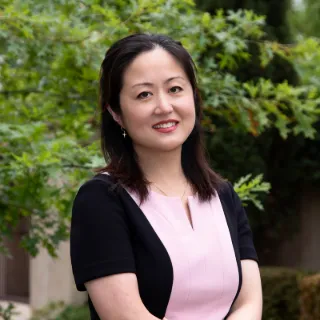 Helen Lu - Real Estate Agent