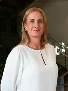 Holly Bielak - Real Estate Agent
