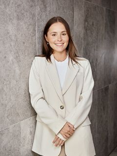 Holly Cudmore - Real Estate Agent