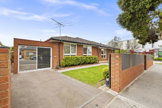 1/10 Jersey Parade, Carnegie, Vic 3163 - For Rent