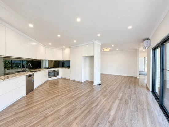 1/10 Norfolk Ave, Oakleigh, Vic 3166 - For Rent