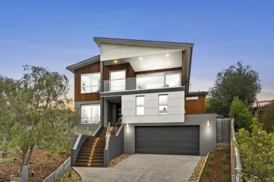 1/11 Jinjella Road, Highton, Vic 3216