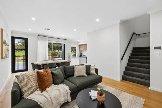 1/11 Telford Crescent, Stirling, WA 6021