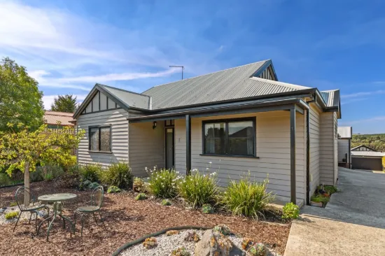 1/12 Bell Street, Creswick, Vic 3363