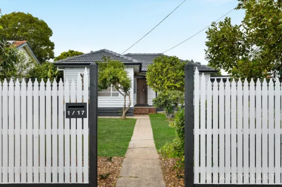 1/17 Shelley Avenue, Kilsyth, Vic 3137