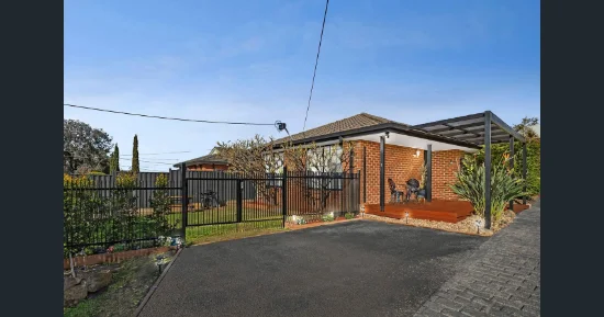 1/17 Tasman Ave, Strathmore Heights, Vic 3041
