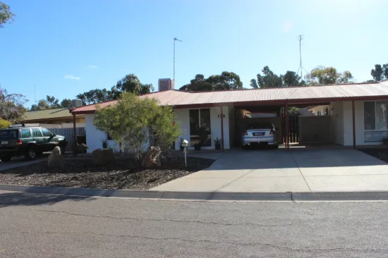 1/17A Kennebery Crescent, Roxby Downs, SA 5725