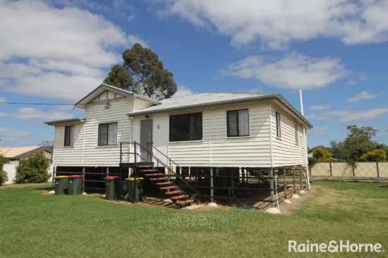 1 & 2/3 Railway Terrace, Kingaroy, Qld 4610