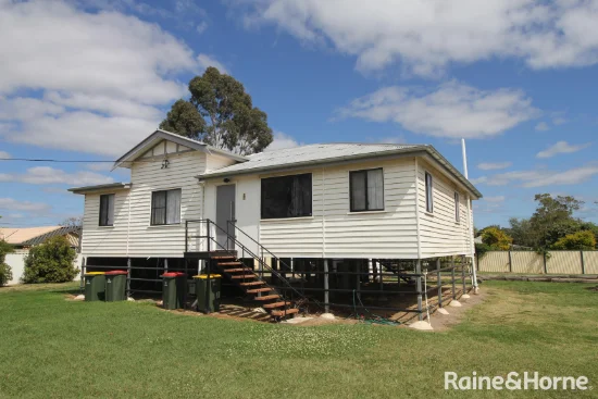 1  &  2/3 Railway Terrace, Kingaroy, Qld 4610