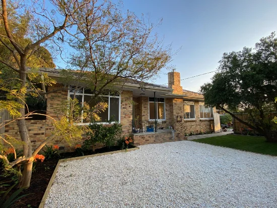 1/2 Crown Avenue, Mordialloc VIC 3195 - For Rent