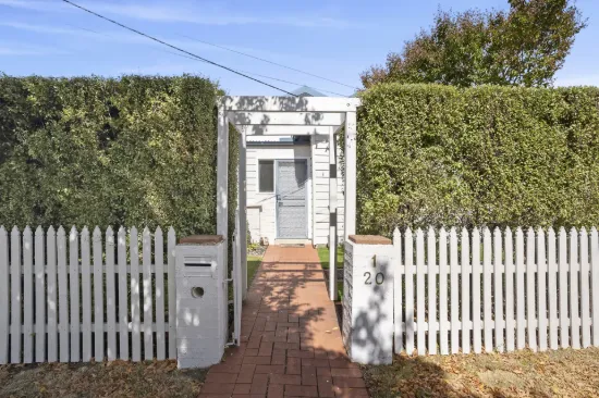 1/20 Ernest Street, Queanbeyan, NSW 2620