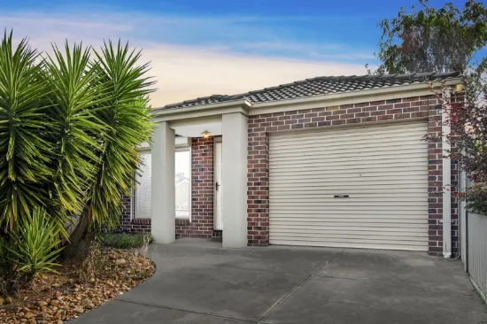 1/2A Flinders Crescent, Wyndham Vale, Vic 3024