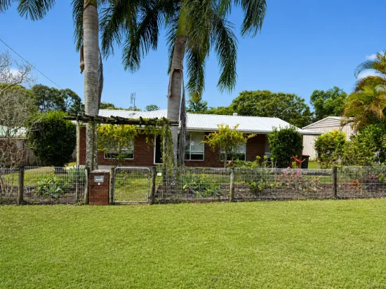 1-3 Parkway Drive, Scarness, Qld 4655