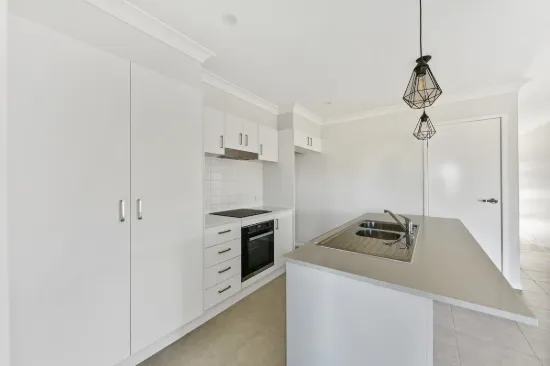 1/4 Kaytons Street, Drayton, Qld 4350