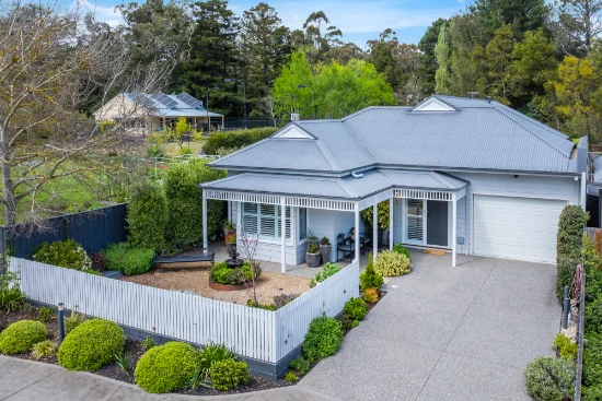 1/43 High Street, Woodend, Vic 3442