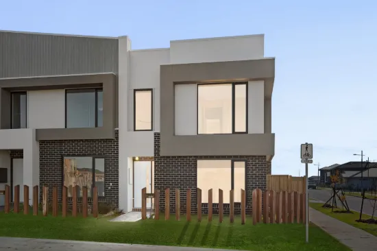 1/44 Maywood Road, Manor Lakes, Vic 3024