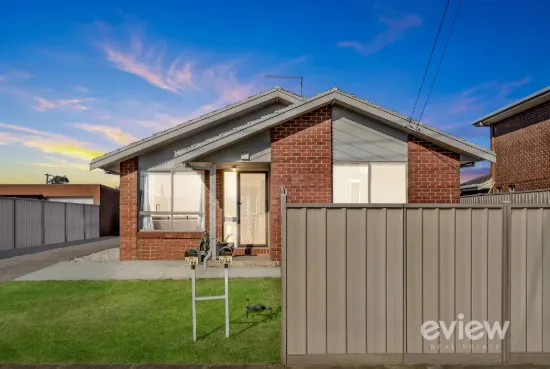 1/44 Songlark Crescent, Werribee, Vic 3030