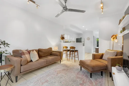 1/6 Tenni Street, Redlynch, Qld 4870