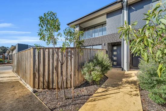 1/7 Ingram Place, Taylors Hill, Vic 3037