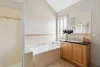 1/7 Lorraine Court, Hillside, Vic 3037-Image