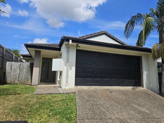 1/8 Blossom Street, Pimpama, Qld 4209 - For Rent